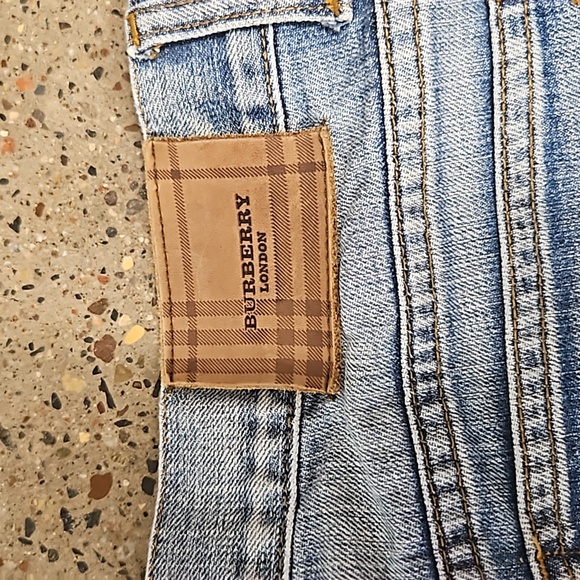 Burberry Relaxed Fit Men's Denim Jeans size 38x32 - Picture 7 of 7